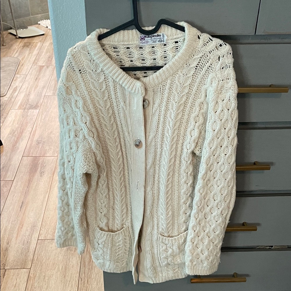 Elegant Cream Knit Cardigan